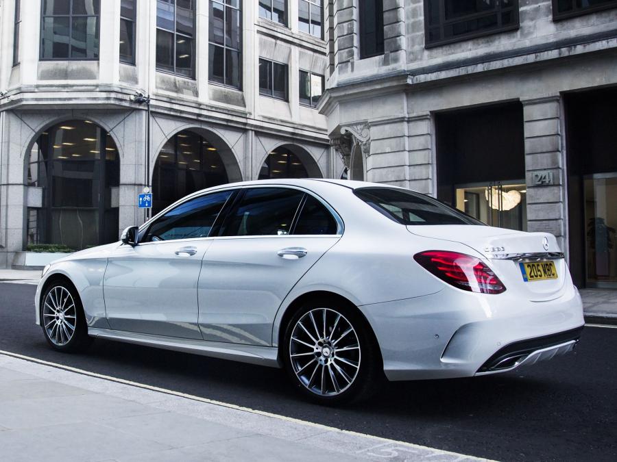  Mercedes-Benz C220 BlueTec AMG Line 2014 года  (UK) (фото 2 из 23)